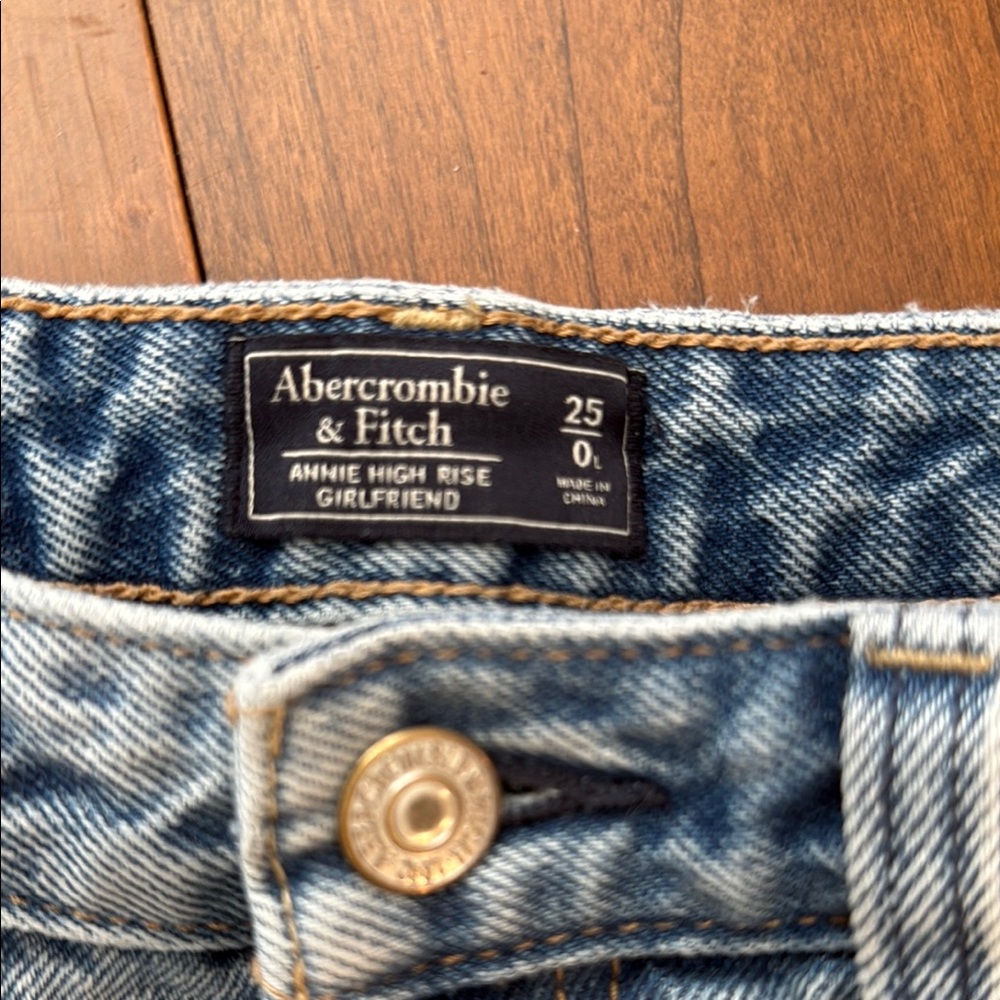 Abercrombie & Fitch High Rise Girlfriend Jeans - Blue - Picture 2 of 9